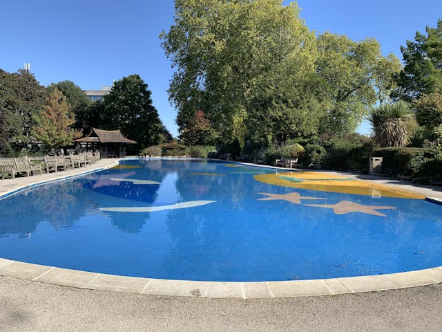 Splash Pads and Outdoor Pools near Guildford