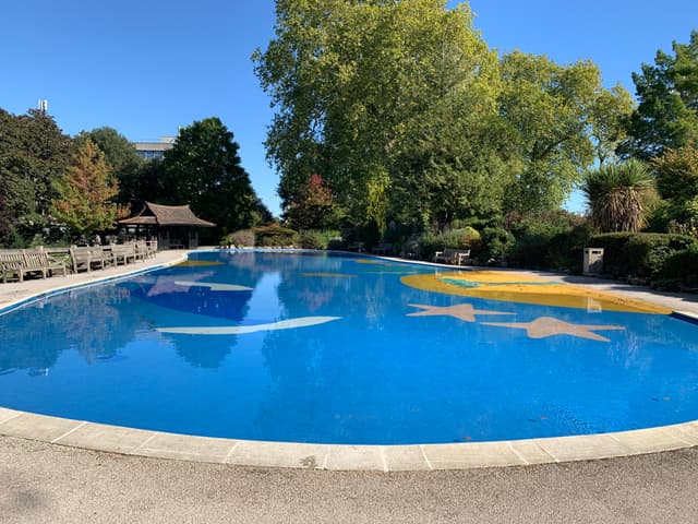 Splash Pads and Outdoor Pools near Guildford